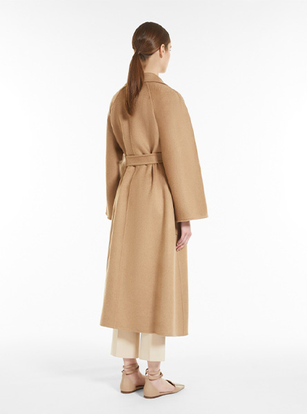 MaxMara高仿女装 |MaxMara A货服装  2024年新款 Ludmilla浴袍式羊绒大衣