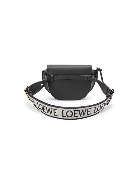 高仿LOEWE包包 | A货罗意威包包 2024年LOEWE新款 黑色迷你柔软牛皮革提花 Gate Dual 手袋 马鞍包